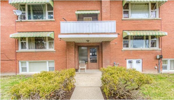 More Photos Of 15 Floral Cres, Kitchener Apartments For Sale
