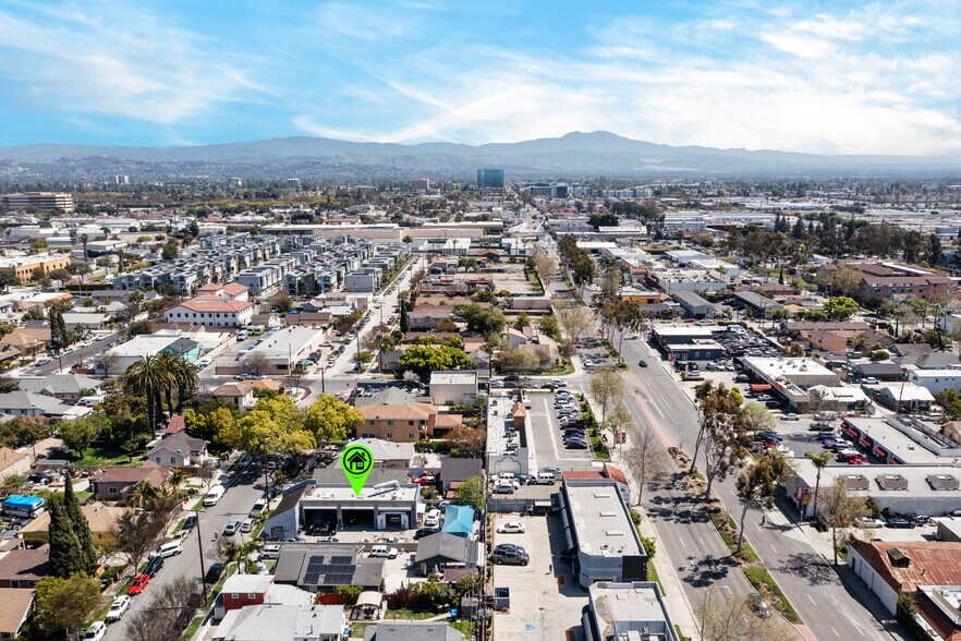 More Photos Of 620 E 2nd St, Santa Ana Service For Sale