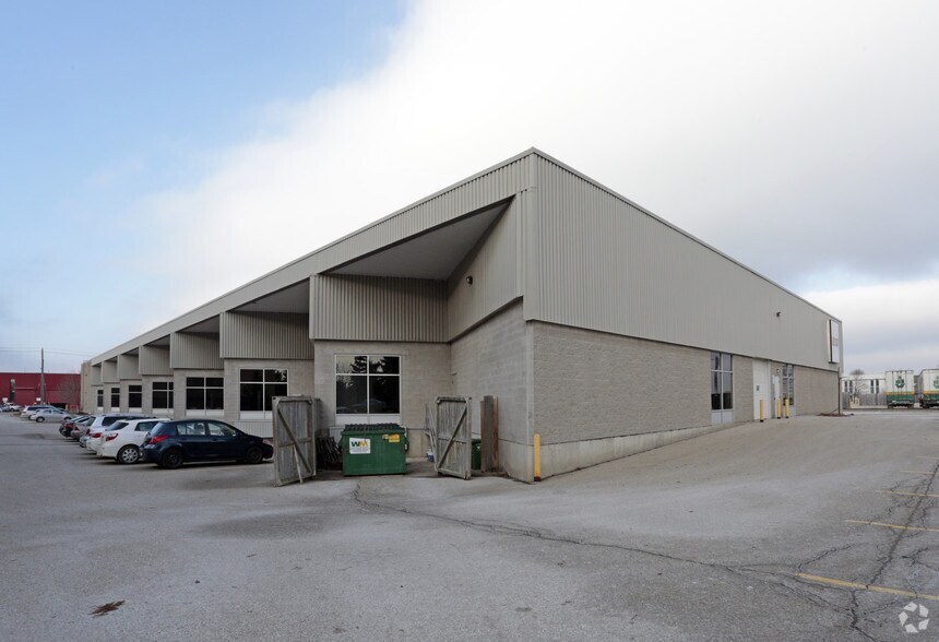 More Photos Of 209 Frobisher Dr, Waterloo Warehouse For Lease