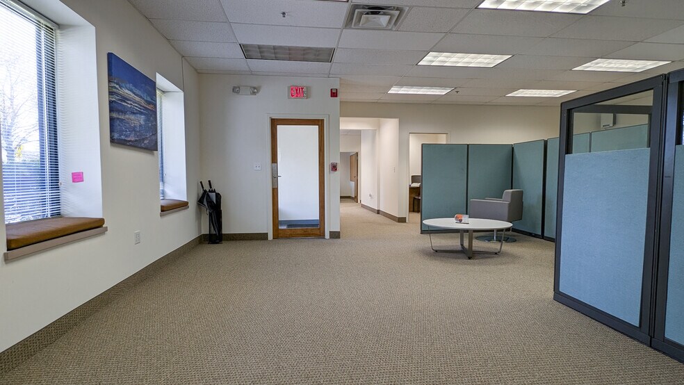 More Photos Of 20 Research Pky, Old Saybrook Light Manufacturing For Lease