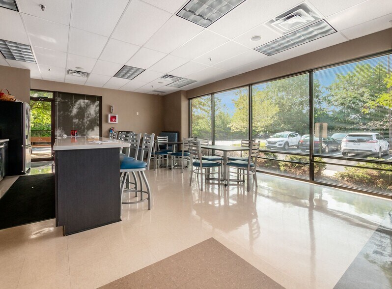 More Photos Of 5025 Bradenton Ave, Dublin Flex For Lease