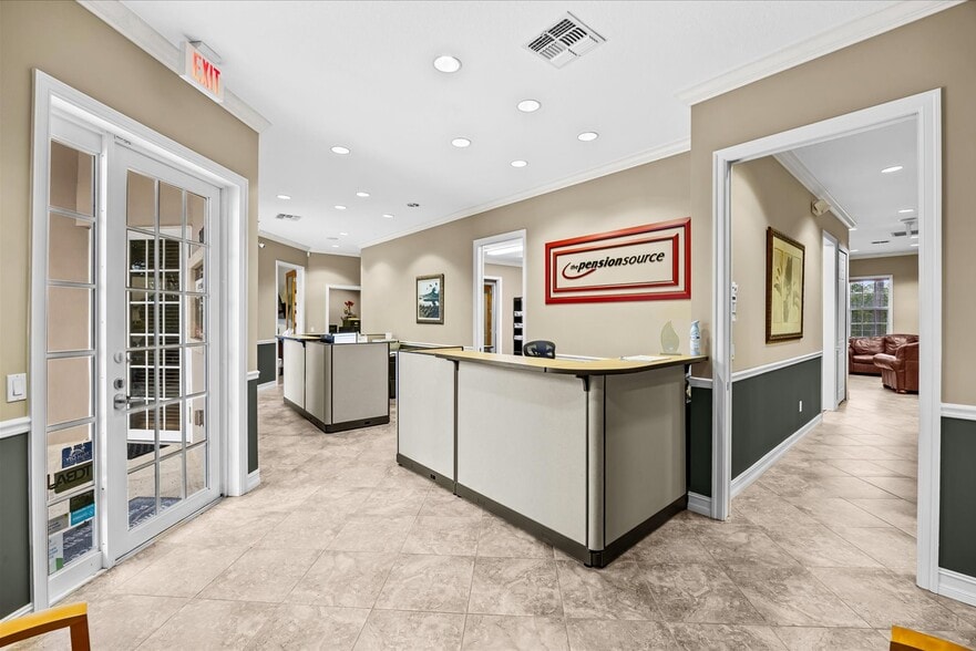 More Photos Of 2108-2110 SE Rays Way, Stuart Office For Sale