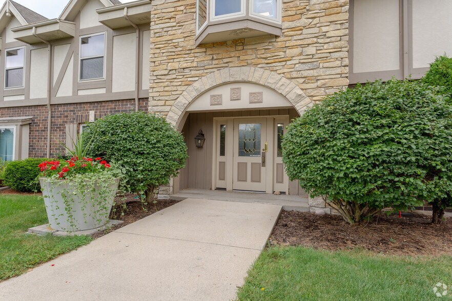 More Photos Of 11520 N Port Washington Rd, Mequon Office For Lease