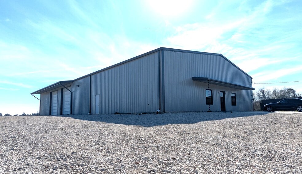 More Photos Of 7245 FM 1006 Rd, Orange Warehouse For Lease