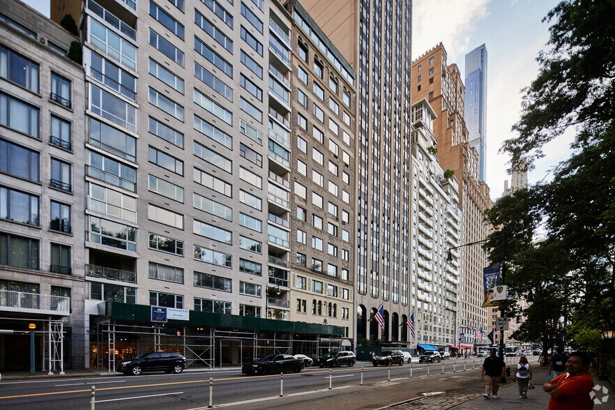 More Photos Of 30 Central Park S, New York Medical For Lease