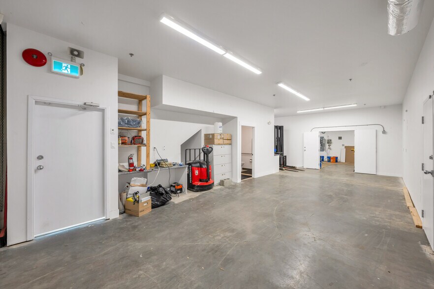 More Photos Of 17750 65A Av, Surrey Showroom For Sale