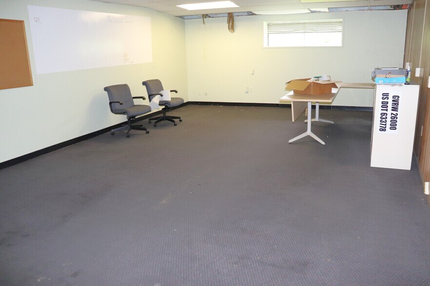 More Photos Of 35 Rose Morrow Rd, Wantage Manufacturing For Lease
