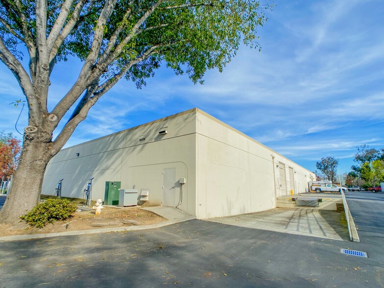 More Photos Of 550-576 Sycamore Dr, Milpitas Research And Development For Sale