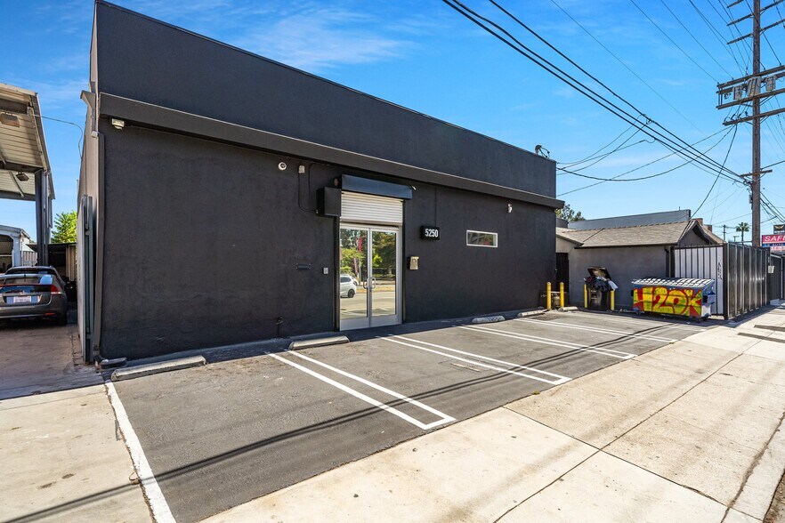 More Photos Of 5250 Vineland Ave, North Hollywood Loft Creative Space For Lease