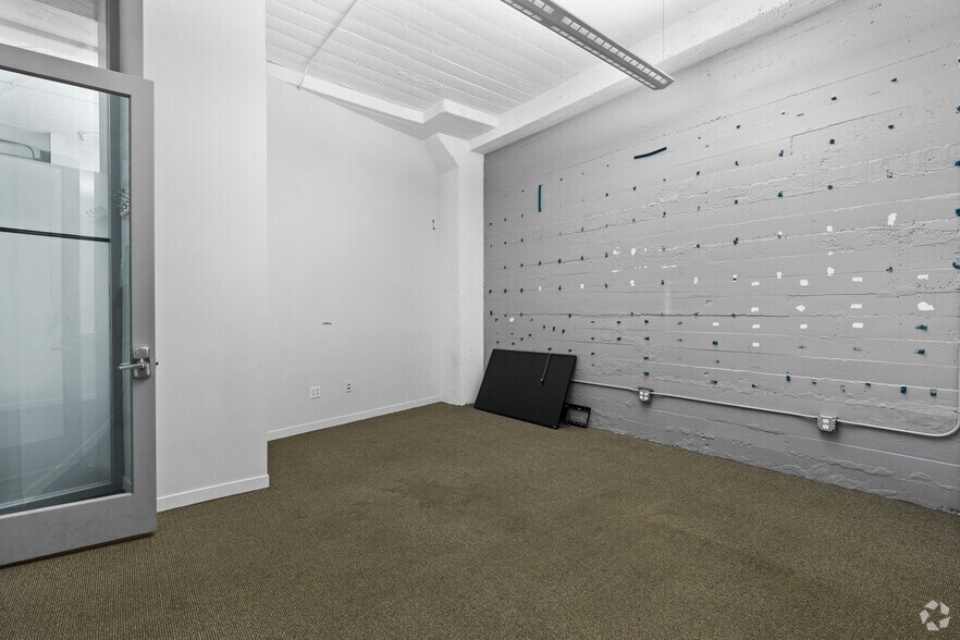 More Photos Of 283 4th St, Oakland Loft Creative Space For Sale