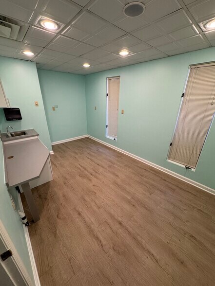 More Photos Of 4008 Mundy Mill Rd, Oakwood Office For Lease