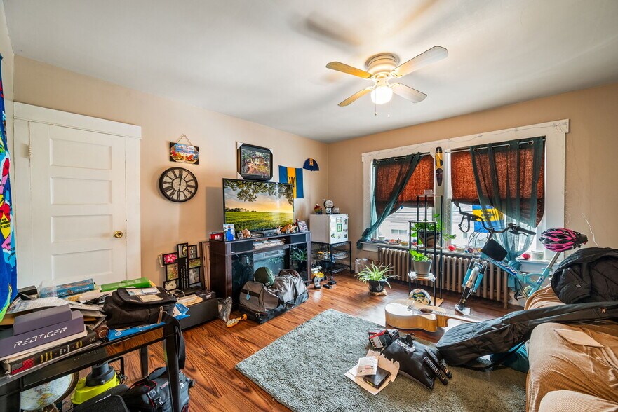 More Photos Of 217 White Ave, Linwood Apartments For Sale