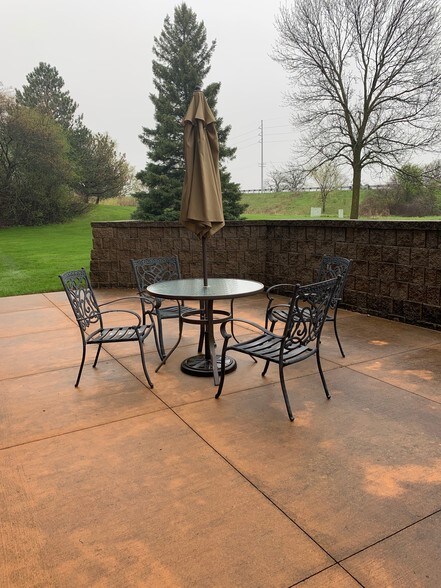 More Photos Of N28W23000 Roundy Dr, Pewaukee Office For Sale