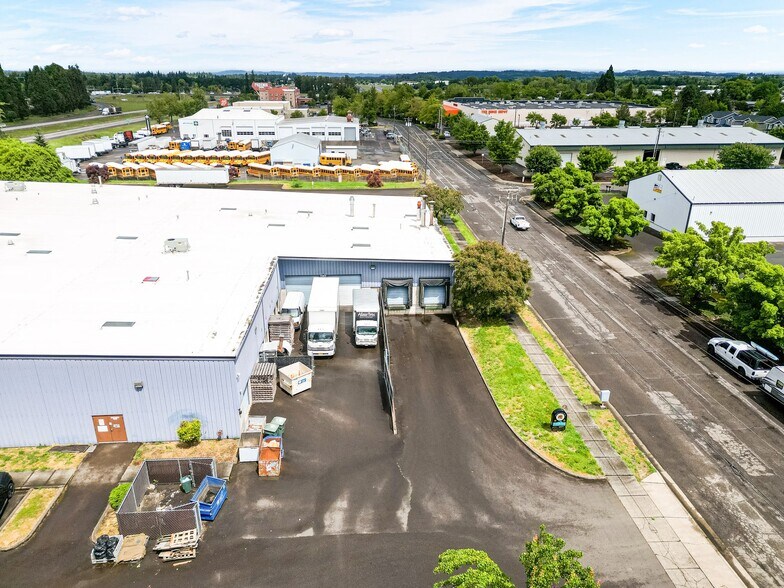 More Photos Of 1852 Fescue St SE, Albany Office For Sale