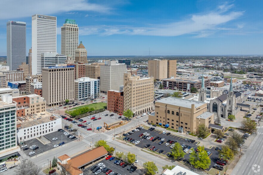 More Photos Of 624 S Boston Ave, Tulsa Office For Sale