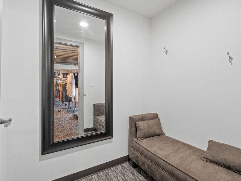 More Photos Of 2120 Ford St, Golden Restaurant For Sale