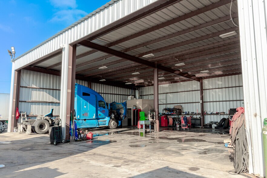 More Photos Of 119 North America Rd, Laredo Land For Sale