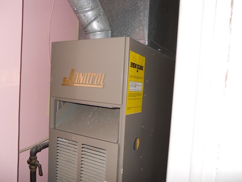 More Photos Of 115 S Main St, Vassar Office Residential For Lease