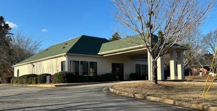 Primary Photo Of 5281 Cleveland Hwy, Clermont Office For Sale