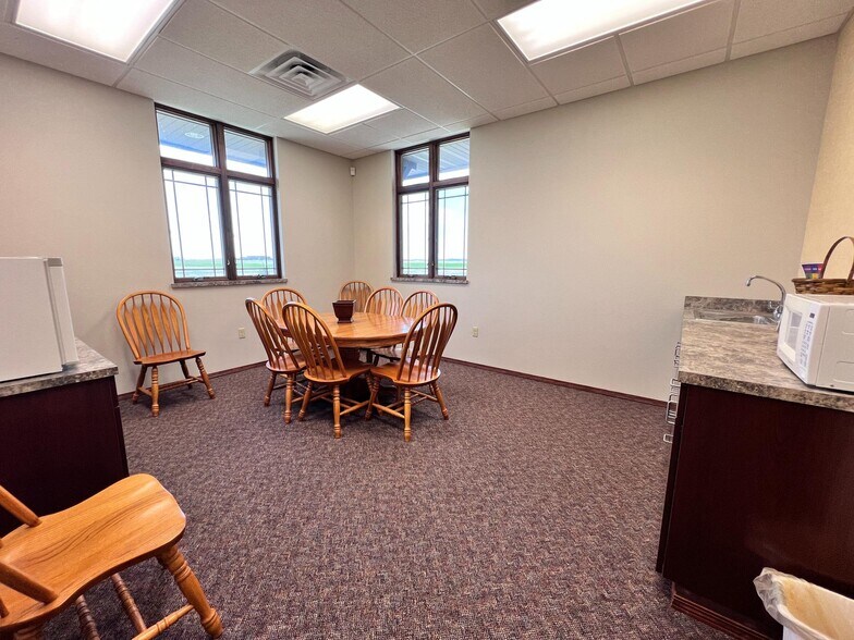 More Photos Of 202 Diamond Springs Trl, Ogallala Medical For Sale