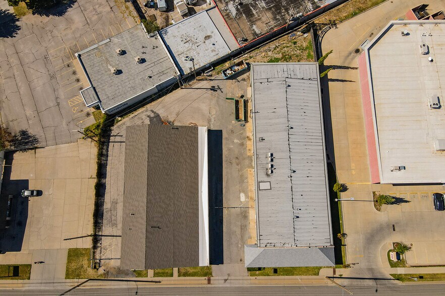 More Photos Of 1627 S Hillside St, Wichita Freestanding For Sale