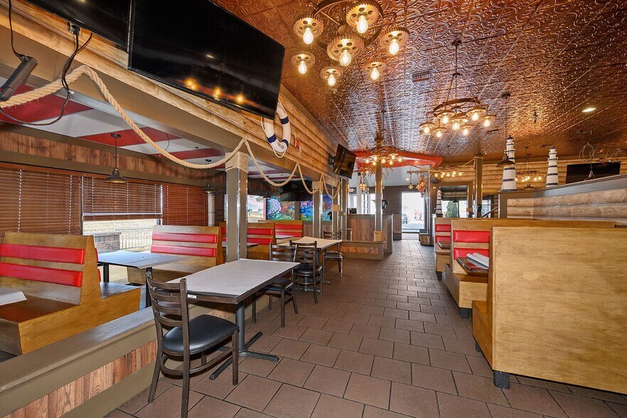 More Photos Of 11340 Princeton Pike, Cincinnati Restaurant For Lease