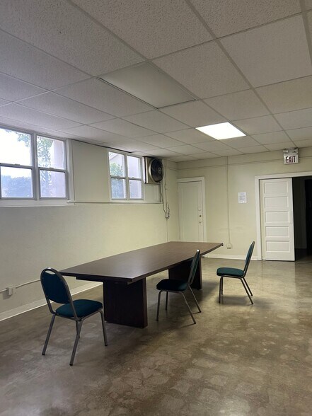 More Photos Of 201 E Bennett Ave, Glendora Religious Facility For Lease