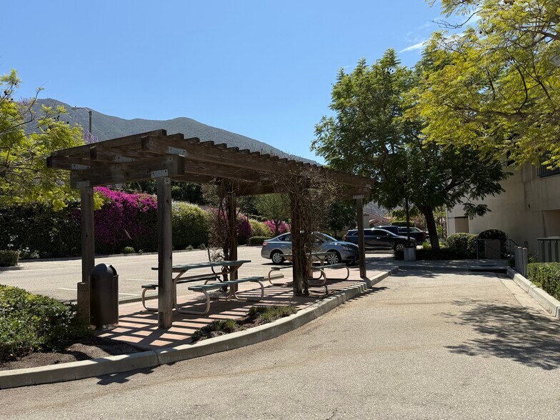 More Photos Of 816 Camarillo Springs Rd, Camarillo Medical For Lease