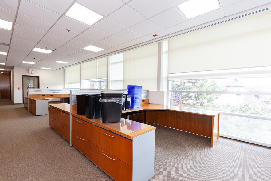 More Photos Of 14 Chamberlain Ave, Ottawa Office For Lease