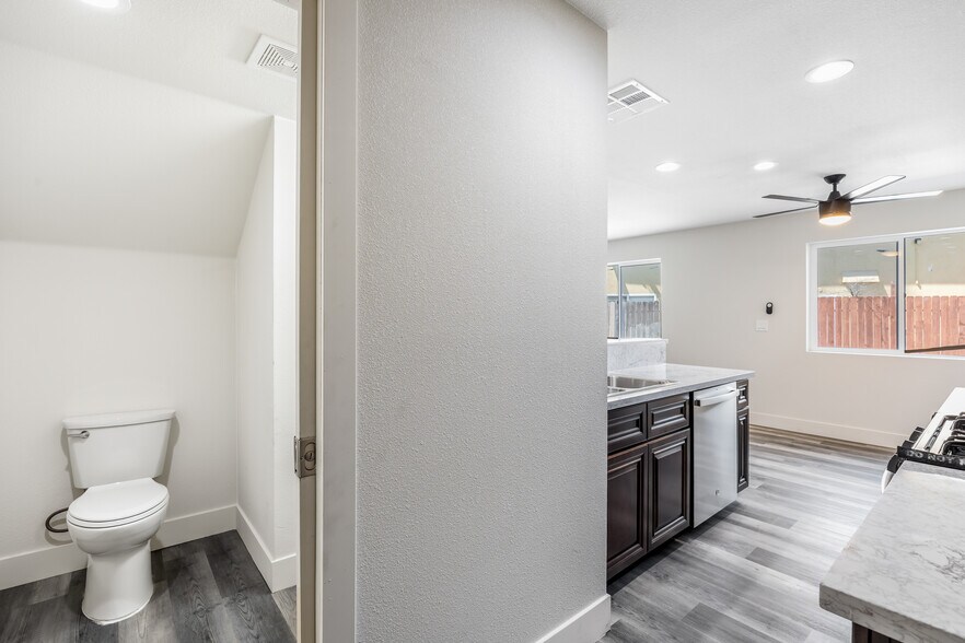 More Photos Of 2409 Cava Ct, Sacramento Apartments For Sale