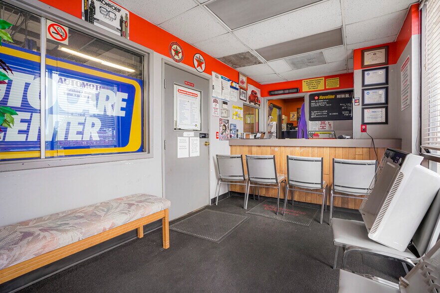 More Photos Of 15601 E 6th Ave, Aurora Auto Repair For Sale