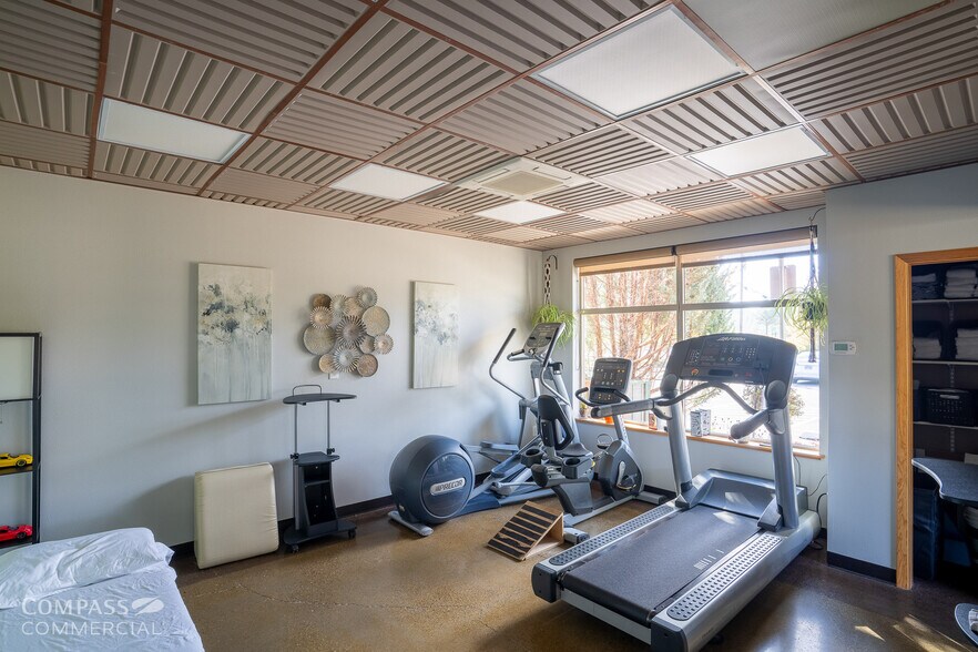 More Photos Of 6735 SW Country Club Dr, Corvallis General Retail For Sale