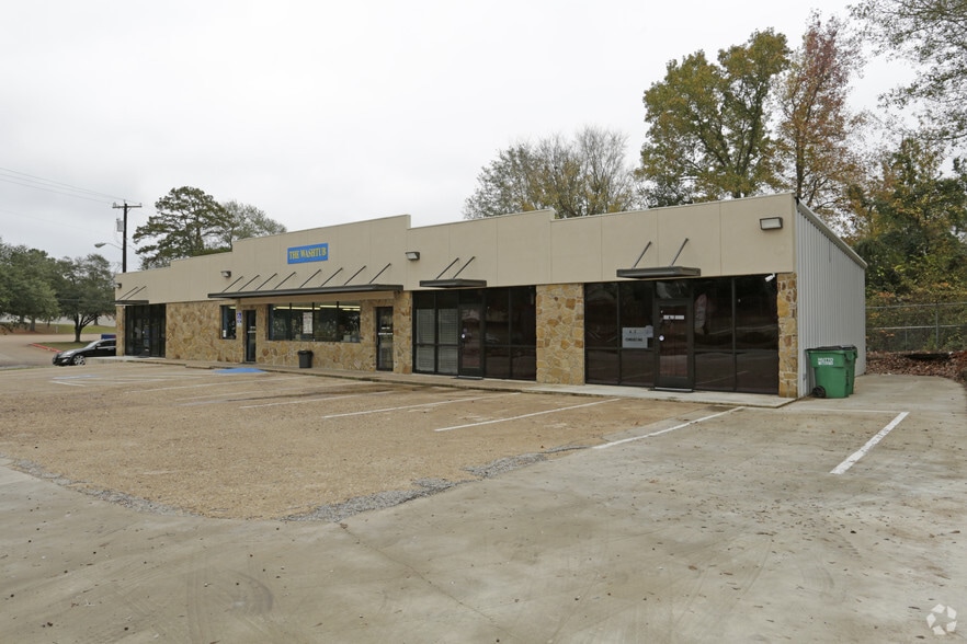 More Photos Of 513 Old Elkhart Rd, Palestine Freestanding For Sale