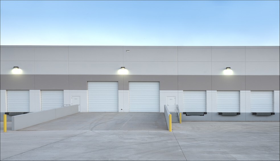 More Photos Of 285 Rood Rd, Calexico Distribution For Lease