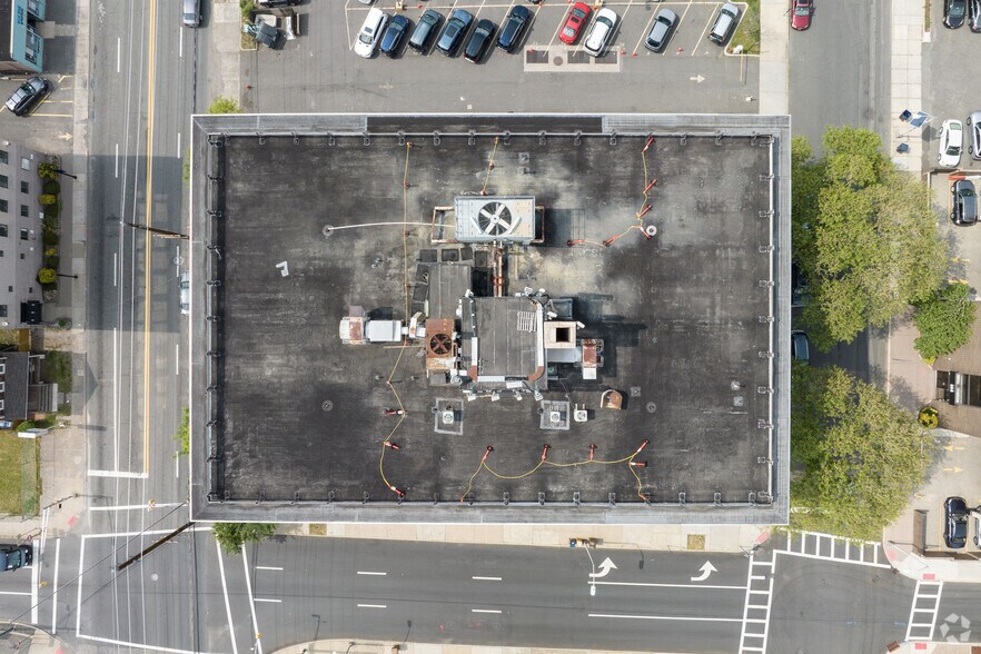 More Photos Of 25 E Salem St, Hackensack Office For Sale