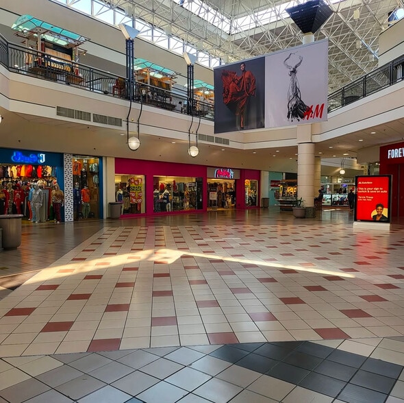 More Photos Of 1000-2460 Southlake Mall, Morrow Unknown For Lease