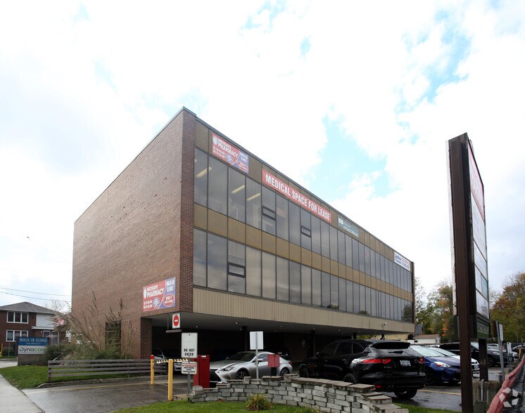 Primary Photo Of 240 Wharncliffe Rd N, London Medical For Lease