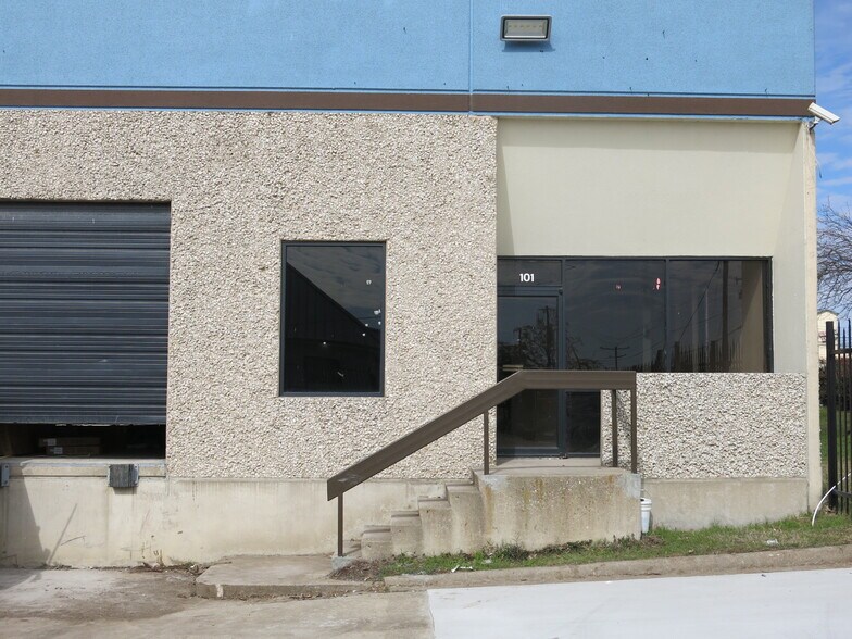 Primary Photo Of 10969 Shady Trl, Dallas Flex For Lease