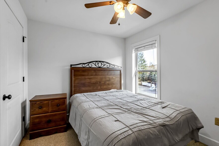 More Photos Of 38 Washington St, Ellicottville Storefront For Sale
