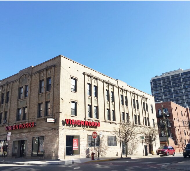 More Photos Of 2701 N Clark St, Chicago Apartments For Lease