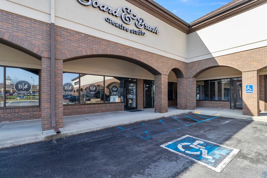 More Photos Of 99 E Carmel Dr, Carmel Storefront Retail Office For Lease