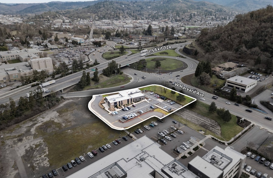Primary Photo Of 722 W Harvard Ave, Roseburg Storefront Retail Office For Sale