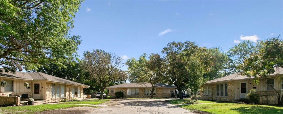 Primary Photo Of 534-544 N Richmond St, Wichita Apartments For Sale