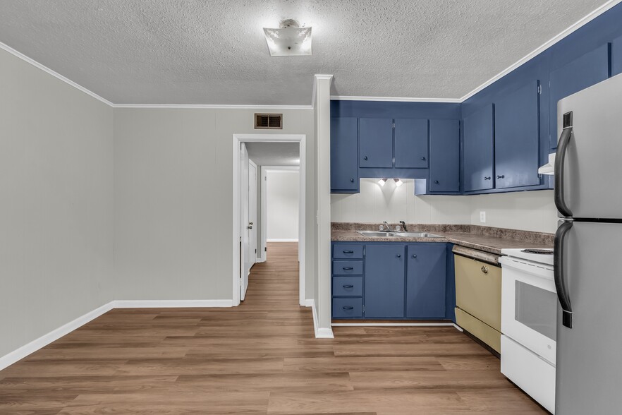 More Photos Of 102 S Browder St, Columbus Multifamily For Sale