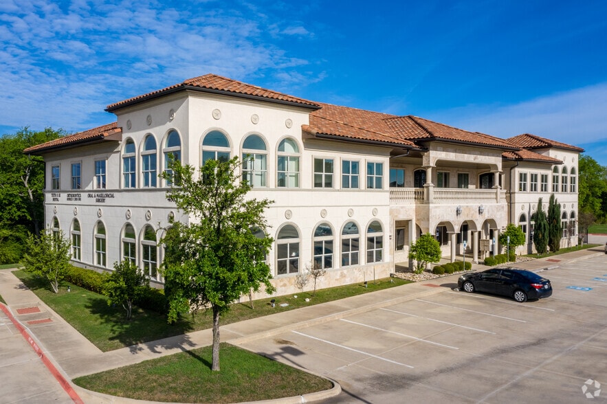 Primary Photo Of 4865 Hedgcoxe Rd, Plano Medical For Lease