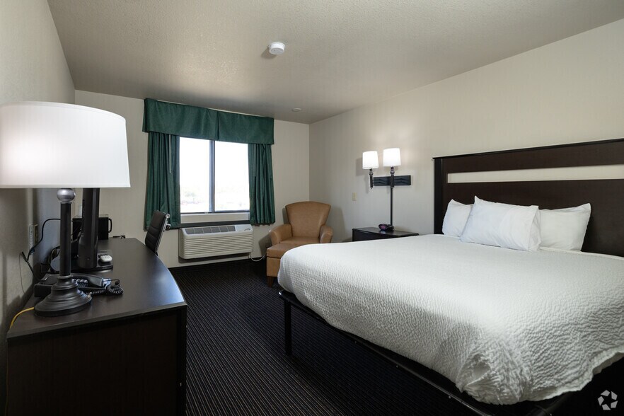 More Photos Of 1710 Jefferson St, Jefferson City Hotel For Sale