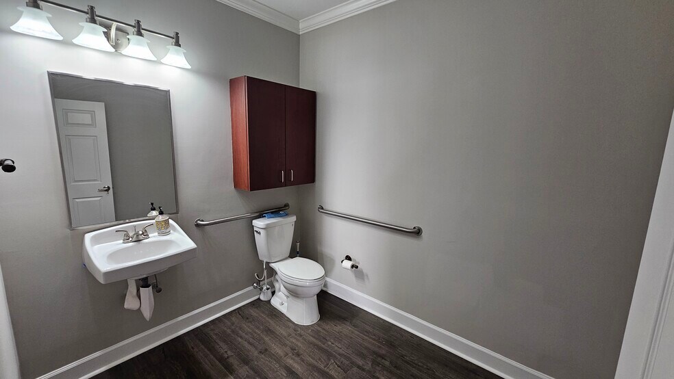 More Photos Of 1830 Peachtree Pky, Cumming Medical For Sale