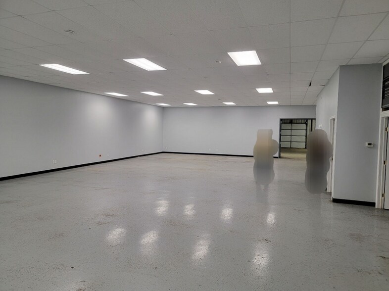 More Photos Of 2486-2498 State Route 12B, Hamilton Warehouse For Lease