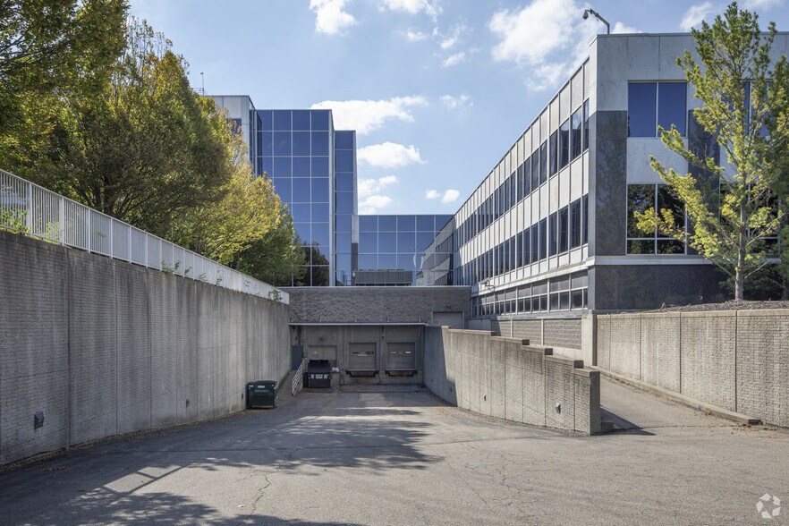 More Photos Of 101-103 Knightsbridge Dr, Hamilton Office For Lease