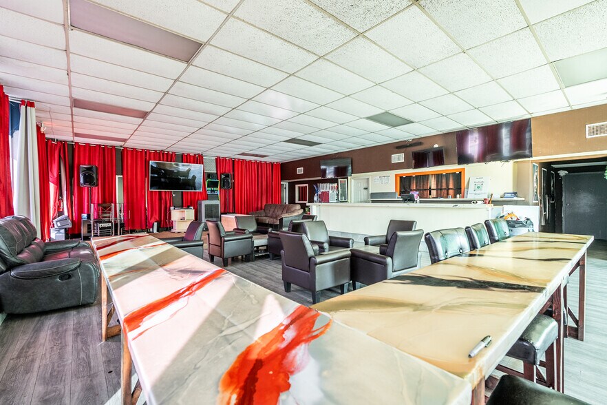 More Photos Of 601 W 4th St, North Little Rock Light Manufacturing For Sale